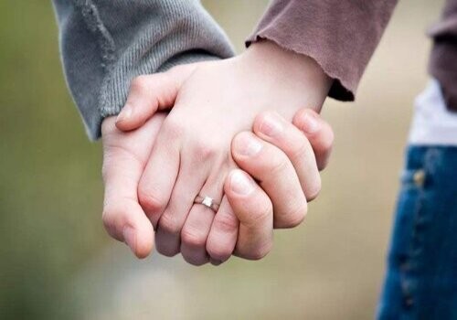 媳妇嫌家里穷要起诉离婚怎么办